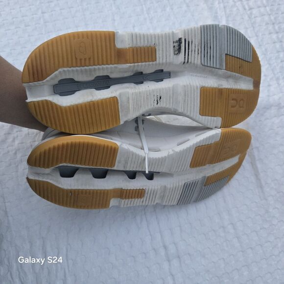 ON Cloudnova Form 2 white Men’s running sneakers athletic shoes size 11